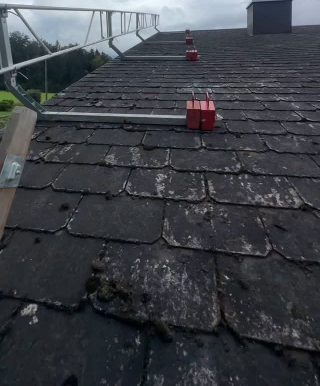 Solaranlagen: Solaranlage im Aufbau