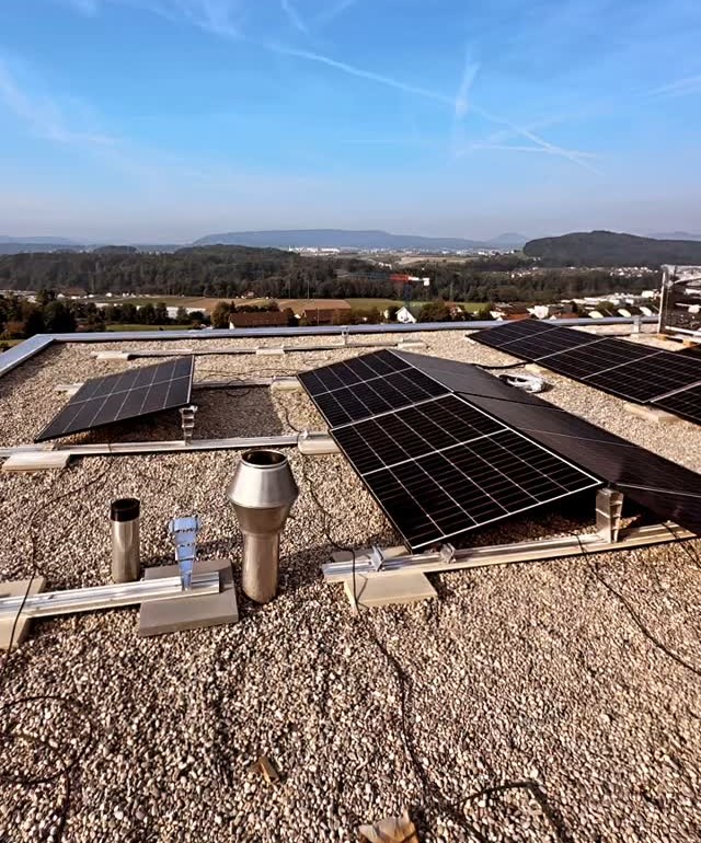 Solaranlagen: Dacharbeiten in Baden