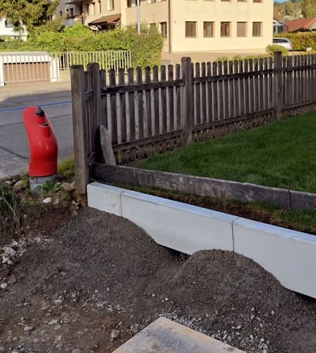 Gartenbau: Einfassung im Aussenbereich